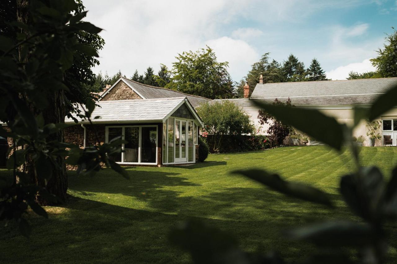 Stoodleigh Court Coach House Bed & Breakfast Tiverton  Exterior photo
